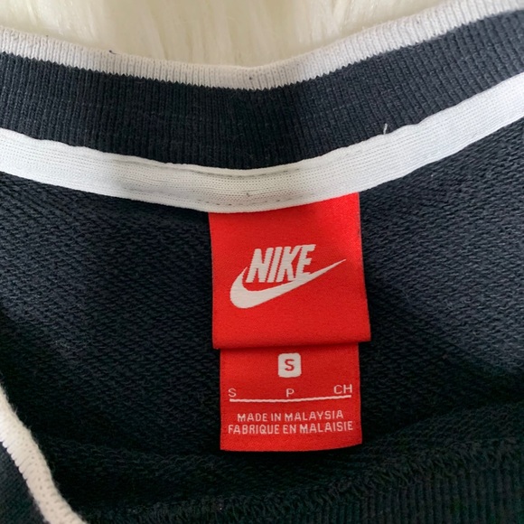 Nike sportswear crew neck sweater - Picture 3 of 3